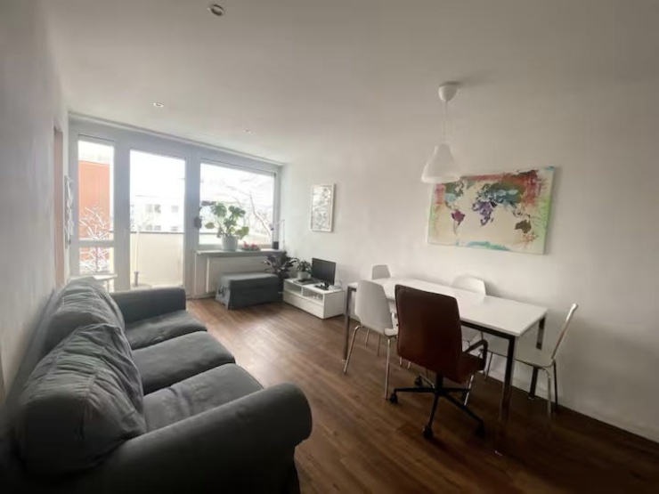 Foto aus der Anzeige: Complete apartment with balcony during October and November - Short term